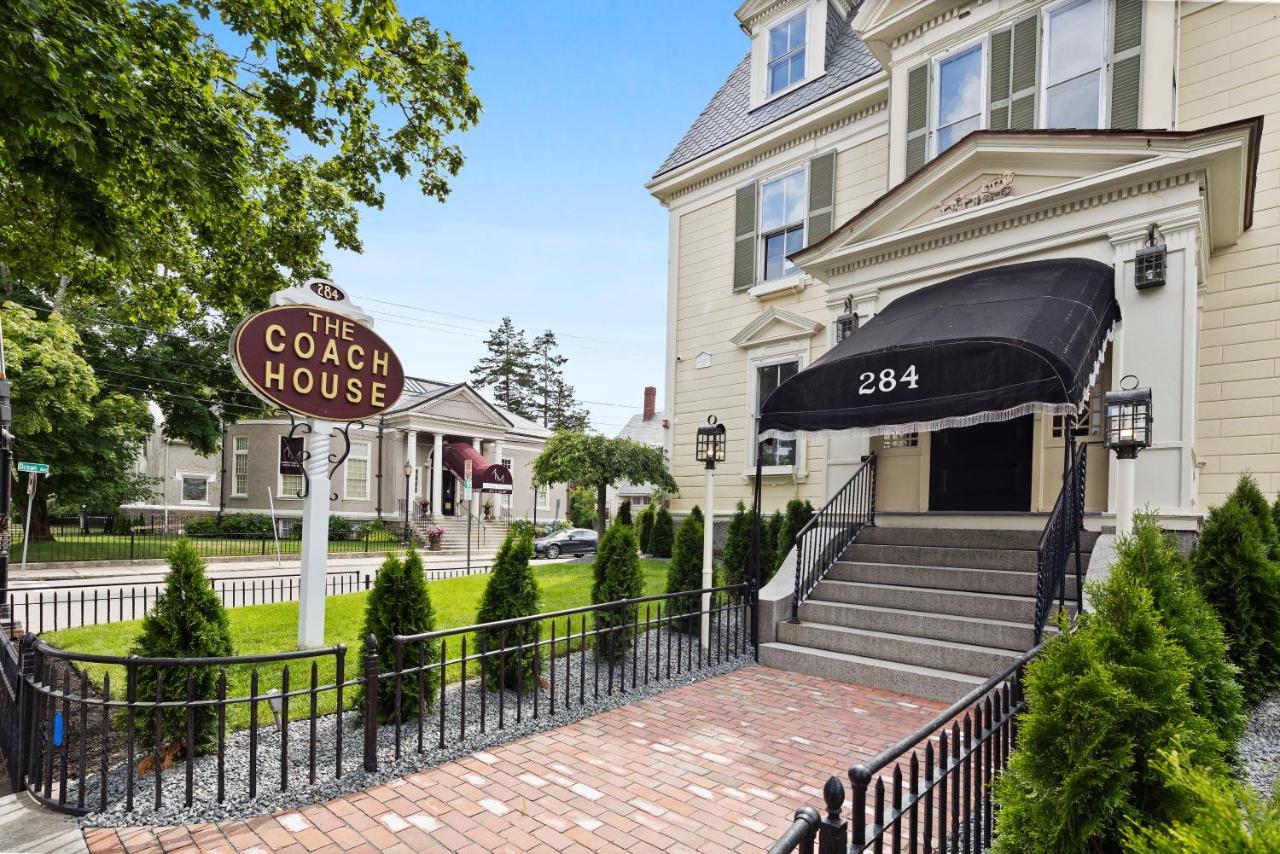 The Coach House Hotel Salem Exterior photo